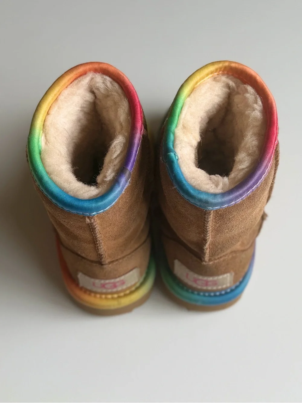 UGG Classic Short II Rainbow Trim Chestnut Boots Toddler Girls Size 7